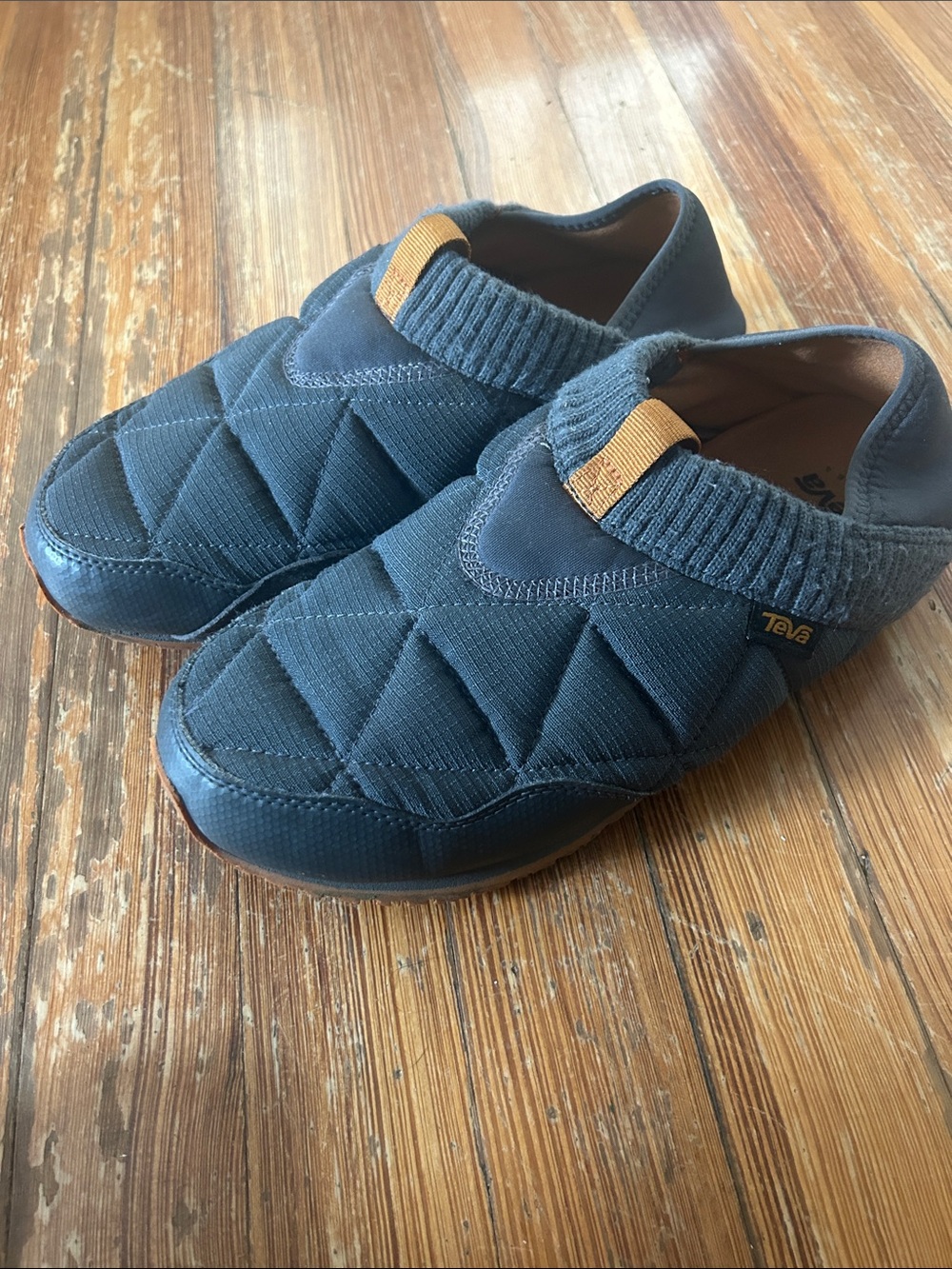 Teva Men’s Quilted Slip-On Loafers in Dark Gray with Tan Accent